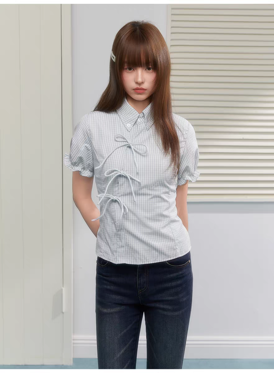 Клетчатая рубашка приталенная с завязками и пышными рукавами детальное фото 13