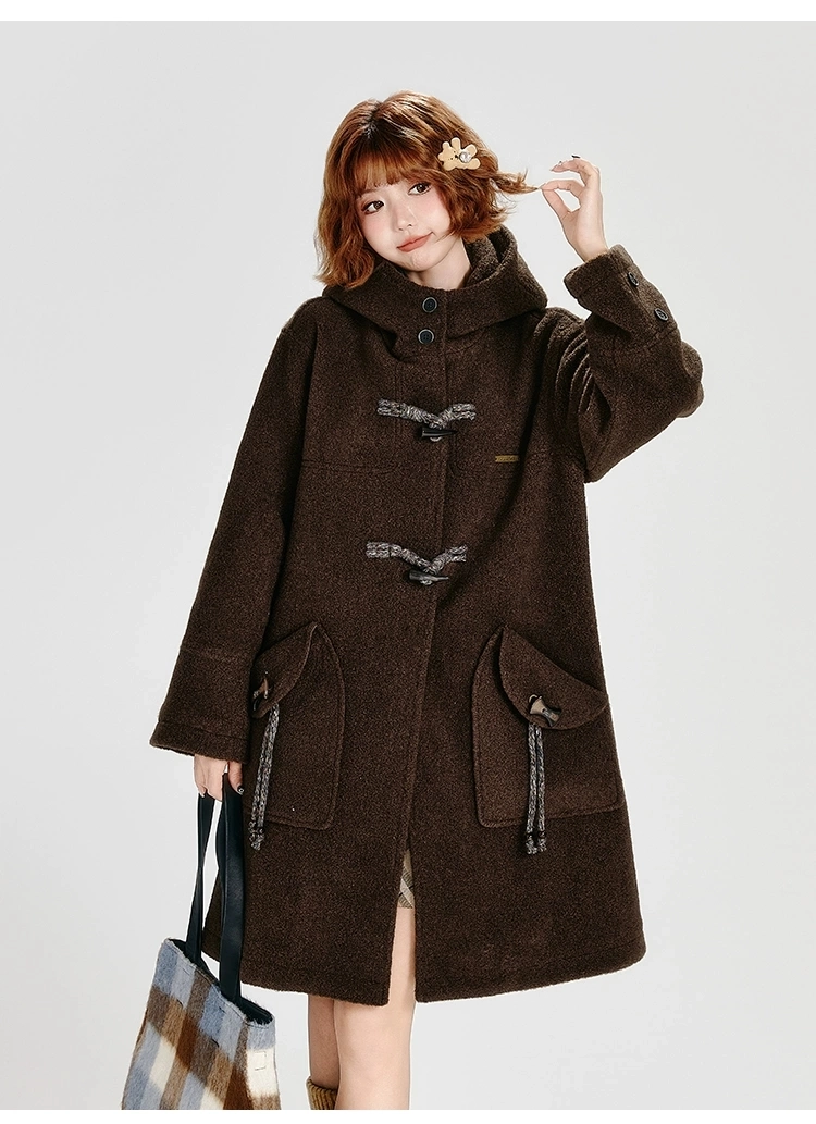 Пальто с капюшоном и роговыми пуговицами детальное фото 6