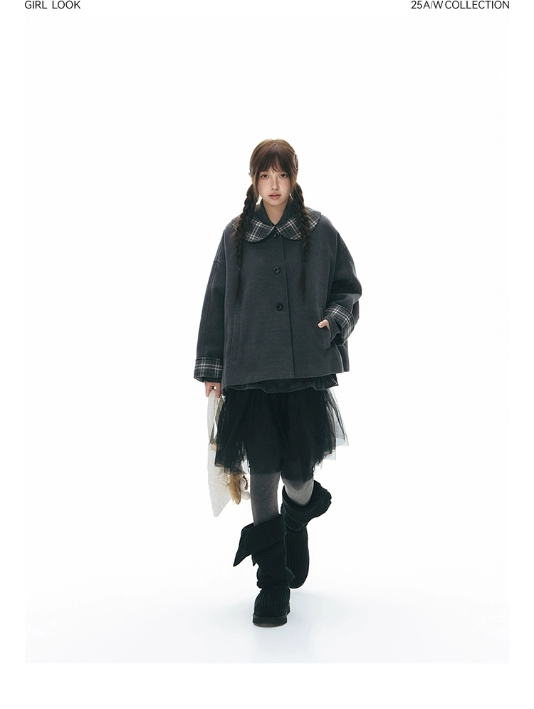 Плащ-накидка в клетку детальное фото 4