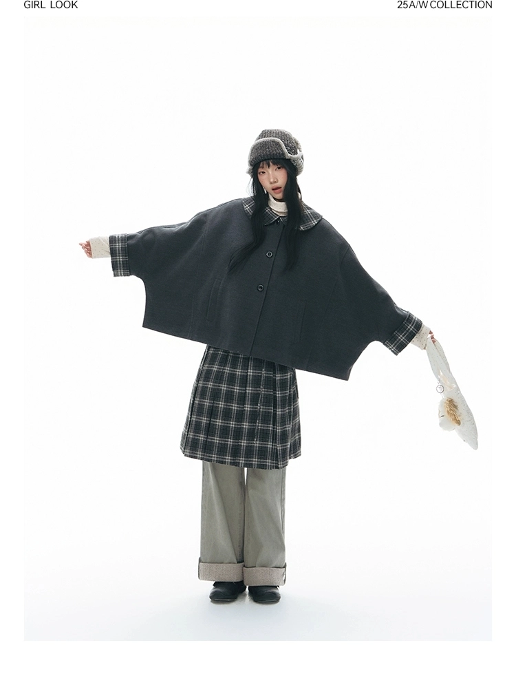 Плащ-накидка в клетку детальное фото 7