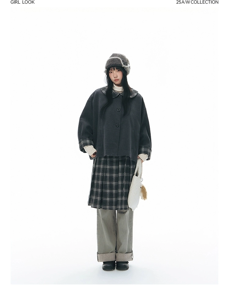 Плащ-накидка в клетку детальное фото 8