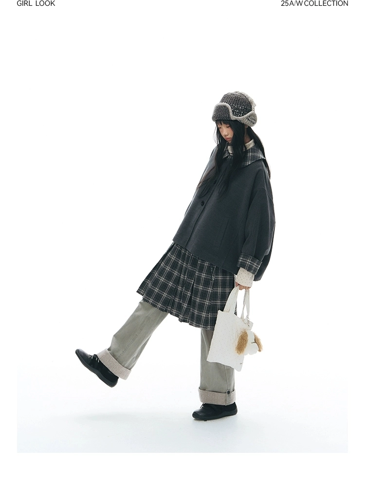 Плащ-накидка в клетку детальное фото 9