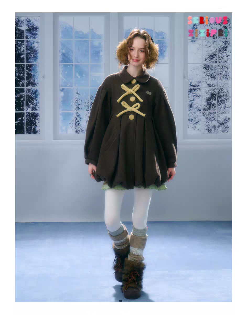 Пальто «Pong Pong Winter Gift» с воротничком и бантом детальное фото 25