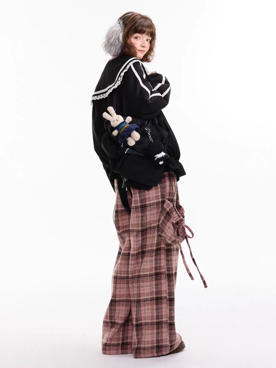 Пуховик с кружевом и матросским воротником детальное фото 12