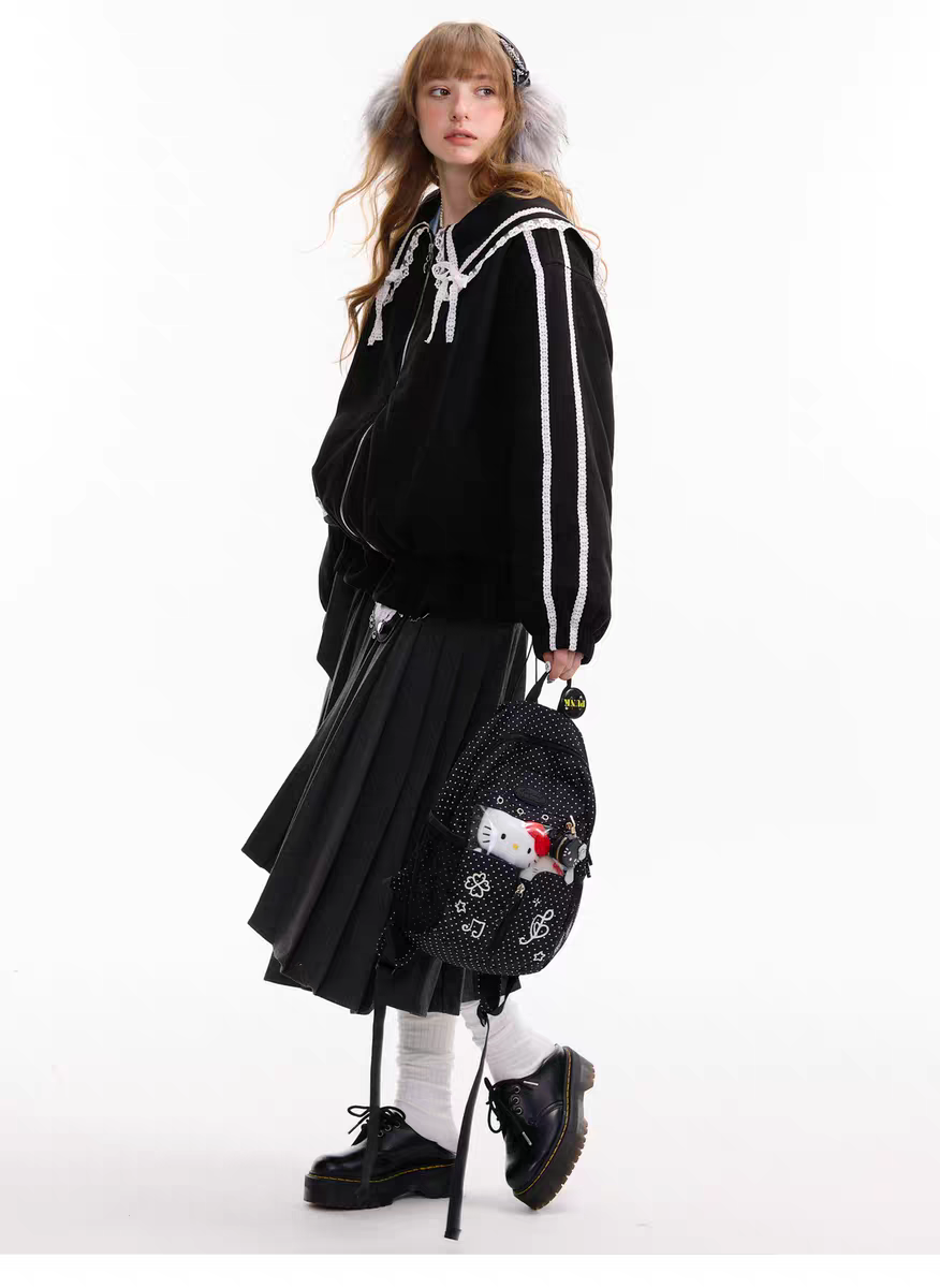 Пуховик с кружевом и матросским воротником детальное фото 16